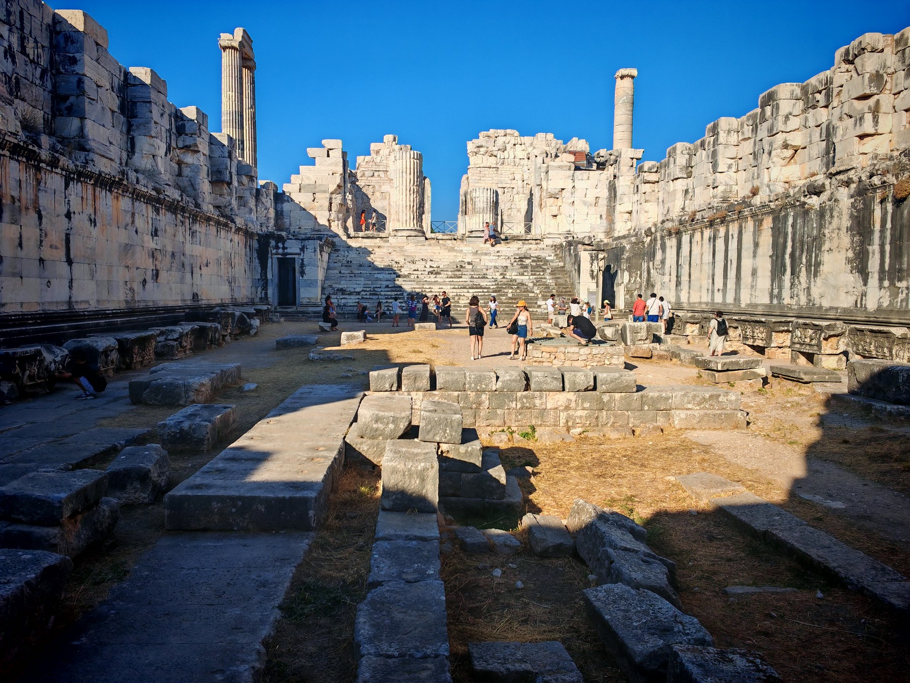 Participants visiting the Temple of Apollo at Didim during the 2025 GNV camp
